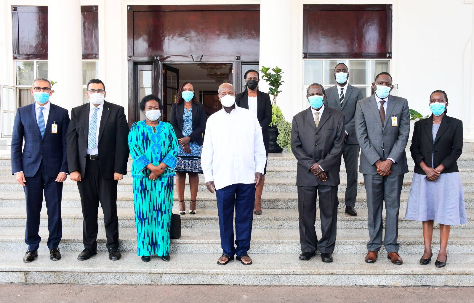 Museveni, Standard Chartered Group discuss financing projects in Uganda