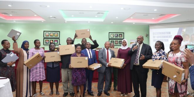 Government Equips Local Government Communicators with Laptops