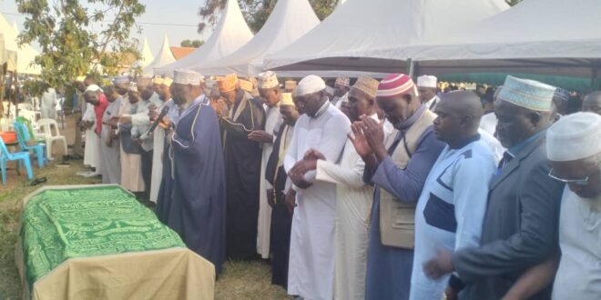 Mufti Leads Hundreds of Mourners in the Send Off of Sheikh