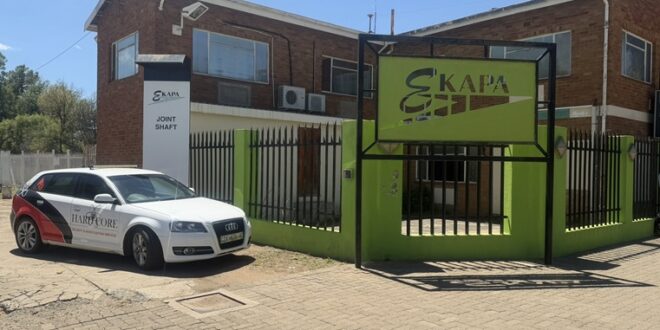 Mantashe returns to Ekapa Mine where five workers remain trapped