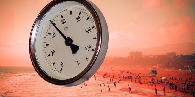 Thermometer temperature on a hot day in the coast.