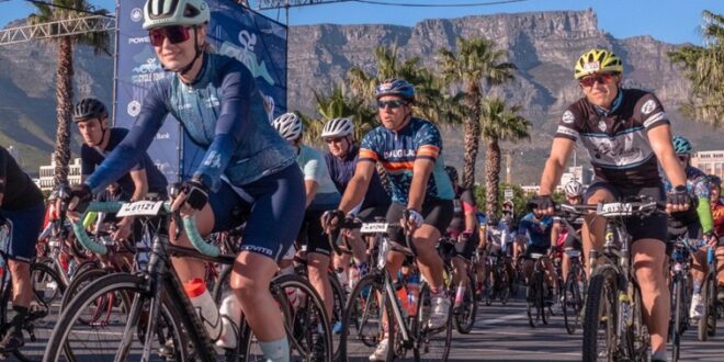 Cape Town cycle tour underway.