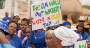DA members march to the Makana Municipality in the Eastern Cape.