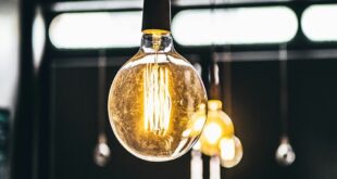 A light bulb switched on.