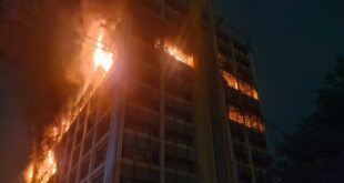Fire engulfs Botha Sigcau Building in Mthatha E Cape