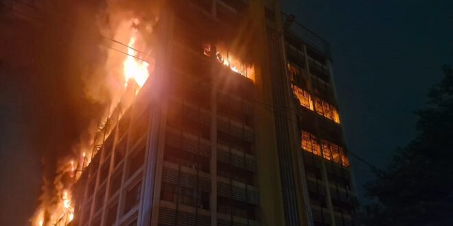 Fire engulfs Botha Sigcau Building in Mthatha E Cape