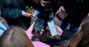Heavy social media usage erodes young peoples wellbeing Report