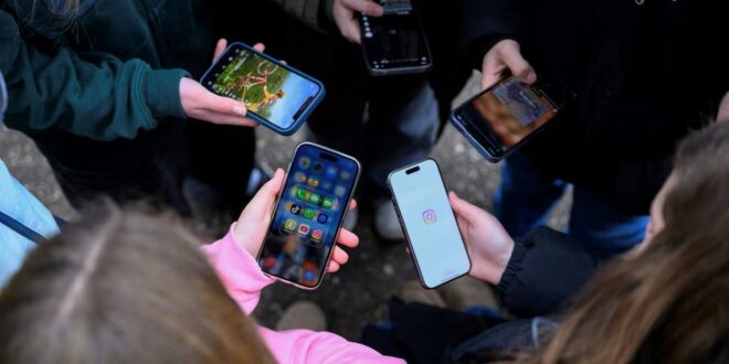 Heavy social media usage erodes young peoples wellbeing Report