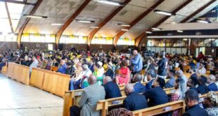 Colleagues and chums procure at COPE leader Mosiuoa Lekota's memorial carrier.