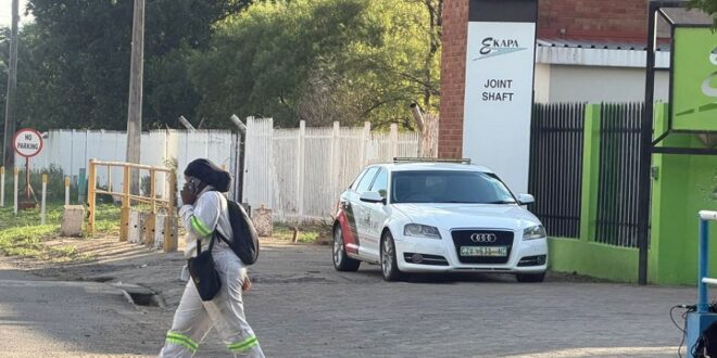 Worker at Ekapa Minerals Mine in Kimberley.