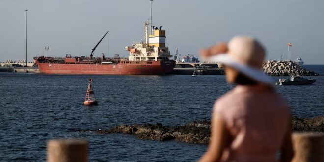 Oil sinks 11 as Trump predicts Middle East de escalation