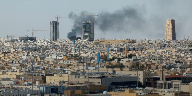 Trump urges Iranian Kurds to attack Iran as war widens